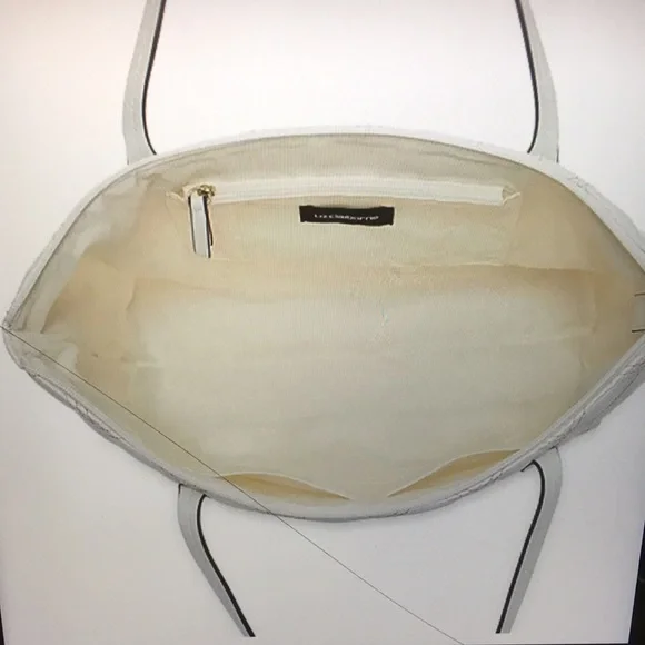 COPY - 🆕 NWT LIZ CLAIBORNE TOTE - Picture 2 of 9